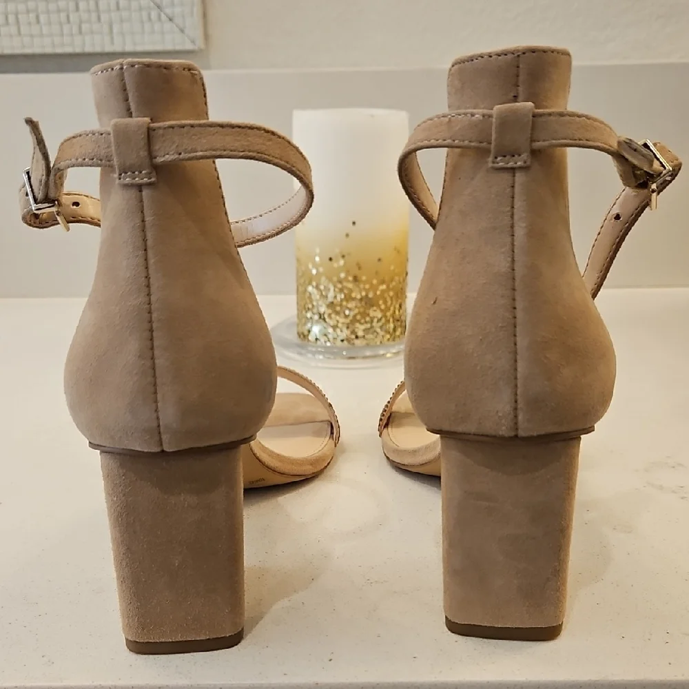 Vince Camuto Tan Suede Block Heel Sandals sz 10 - Picture 3 of 9